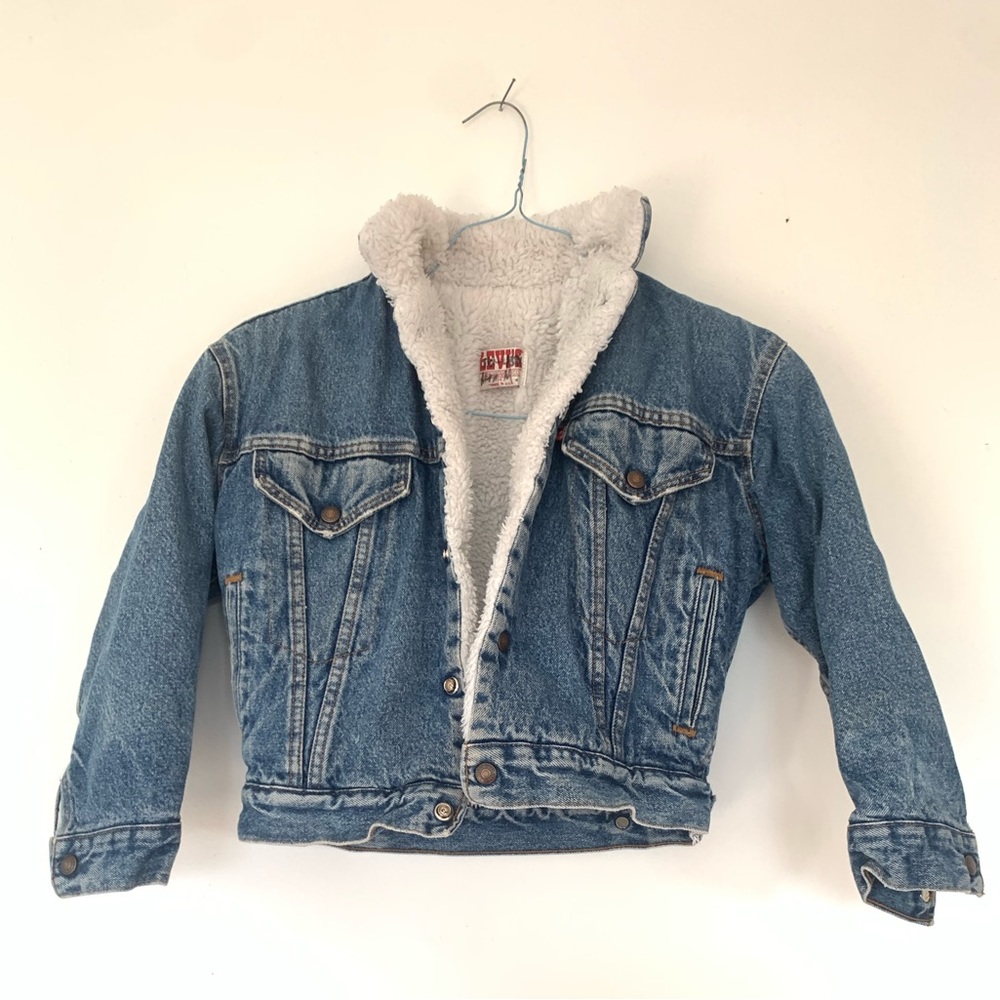 Women’s xs (youth med) true vintage Levi’s Trucker Denim Jacket Sherpa Lined